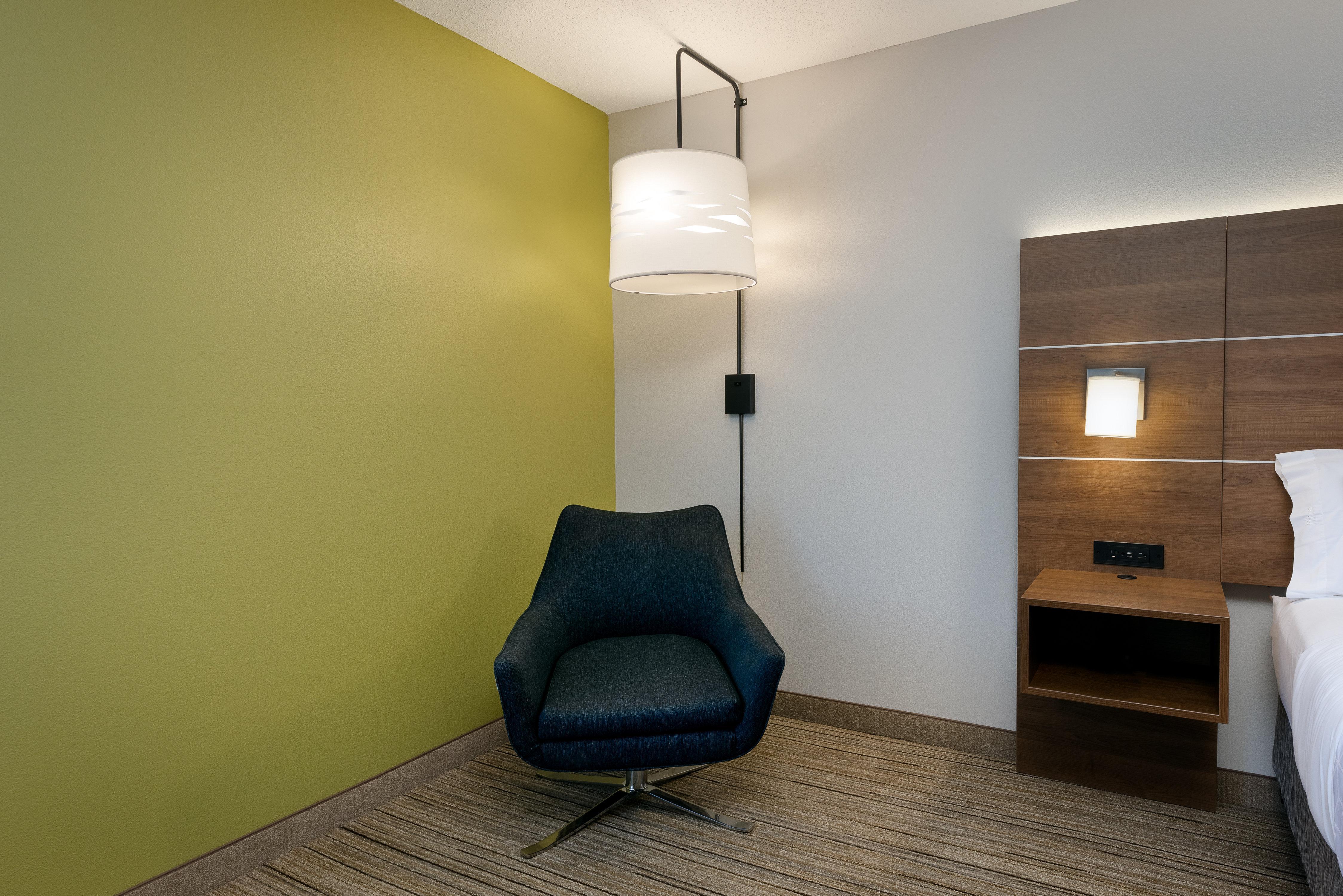 Holiday Inn Express & Suites Milton East I-10 By Ihg Exterior photo
