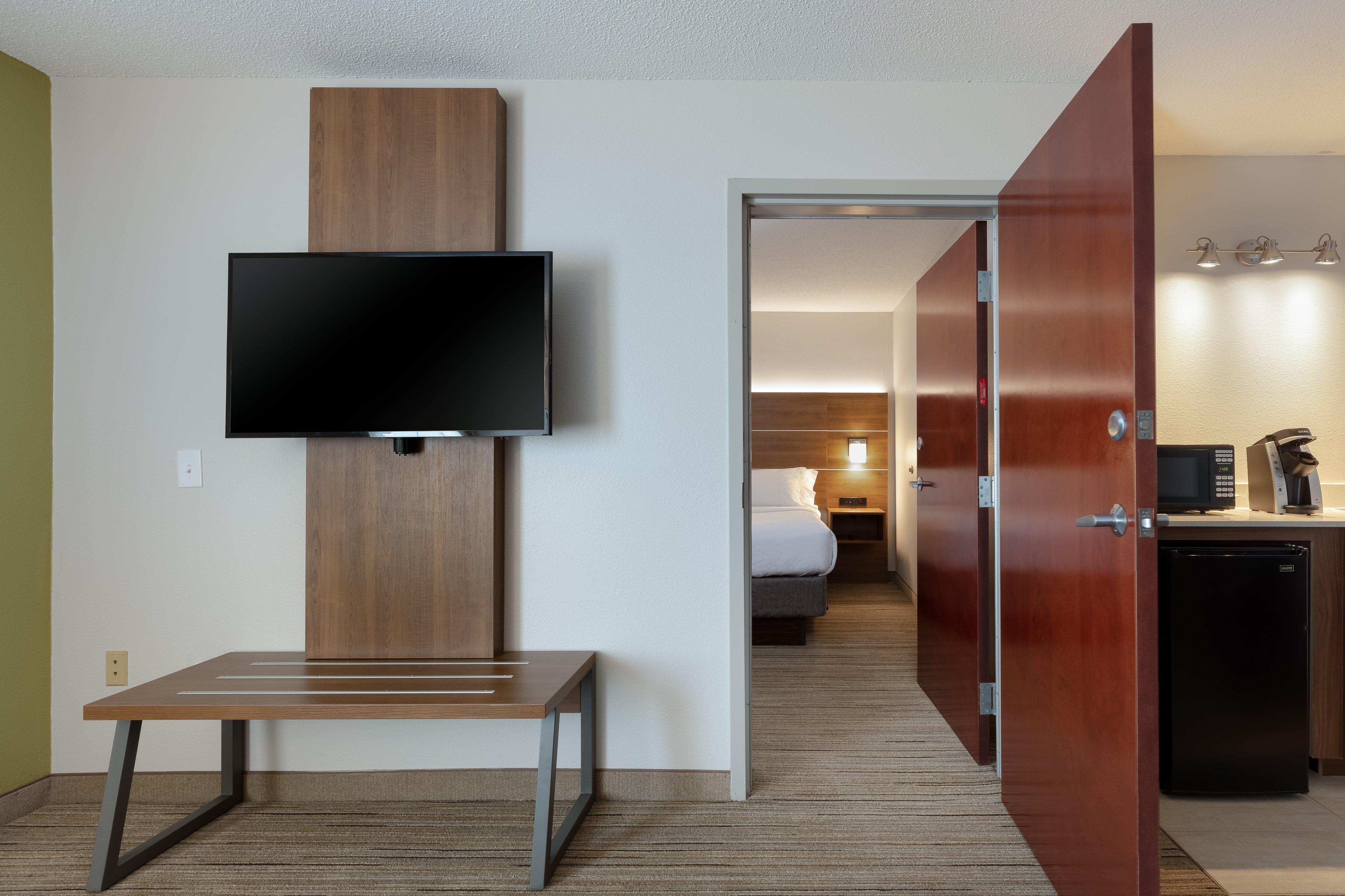 Holiday Inn Express & Suites Milton East I-10 By Ihg Exterior photo