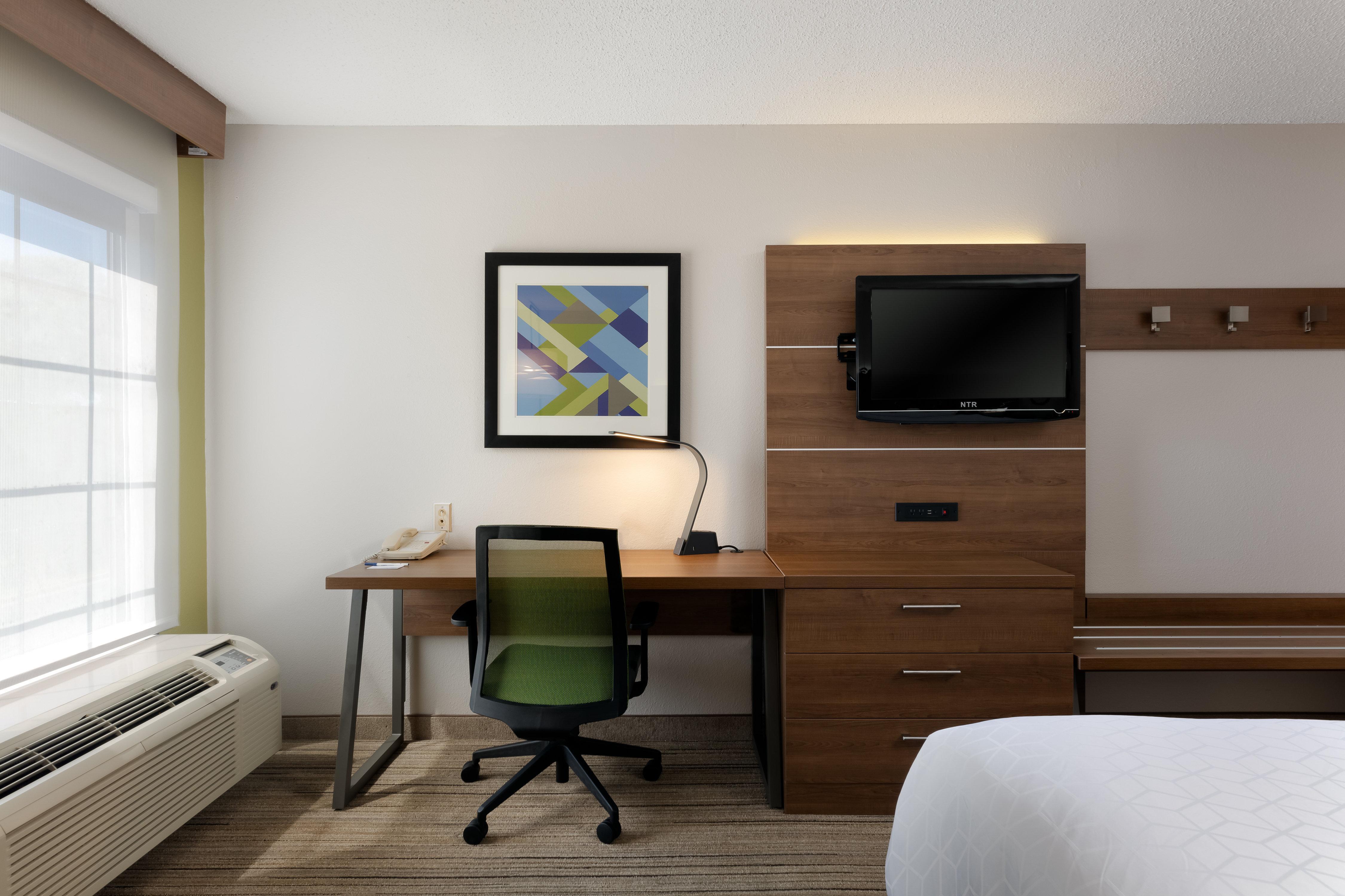Holiday Inn Express & Suites Milton East I-10 By Ihg Exterior photo