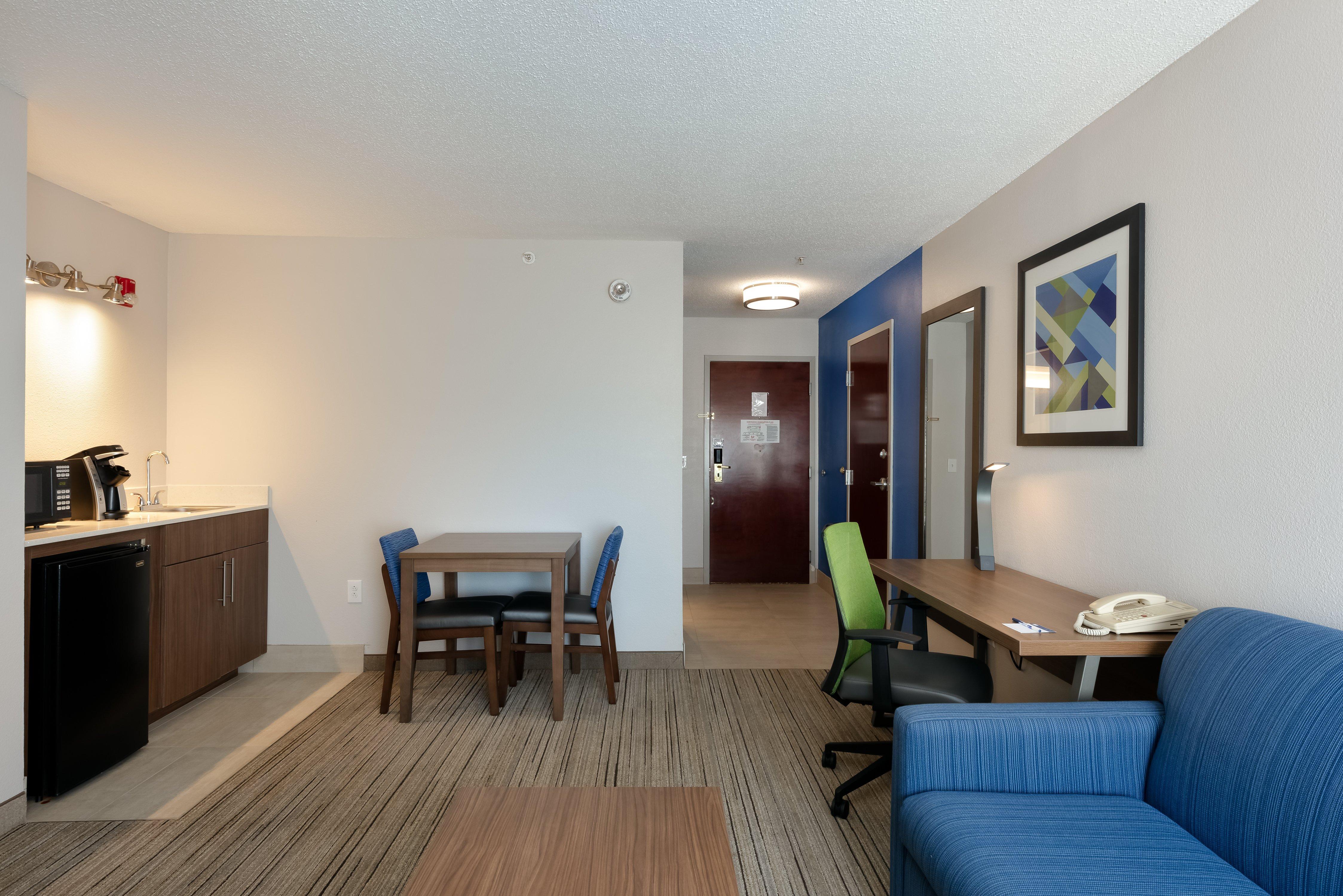 Holiday Inn Express & Suites Milton East I-10 By Ihg Exterior photo