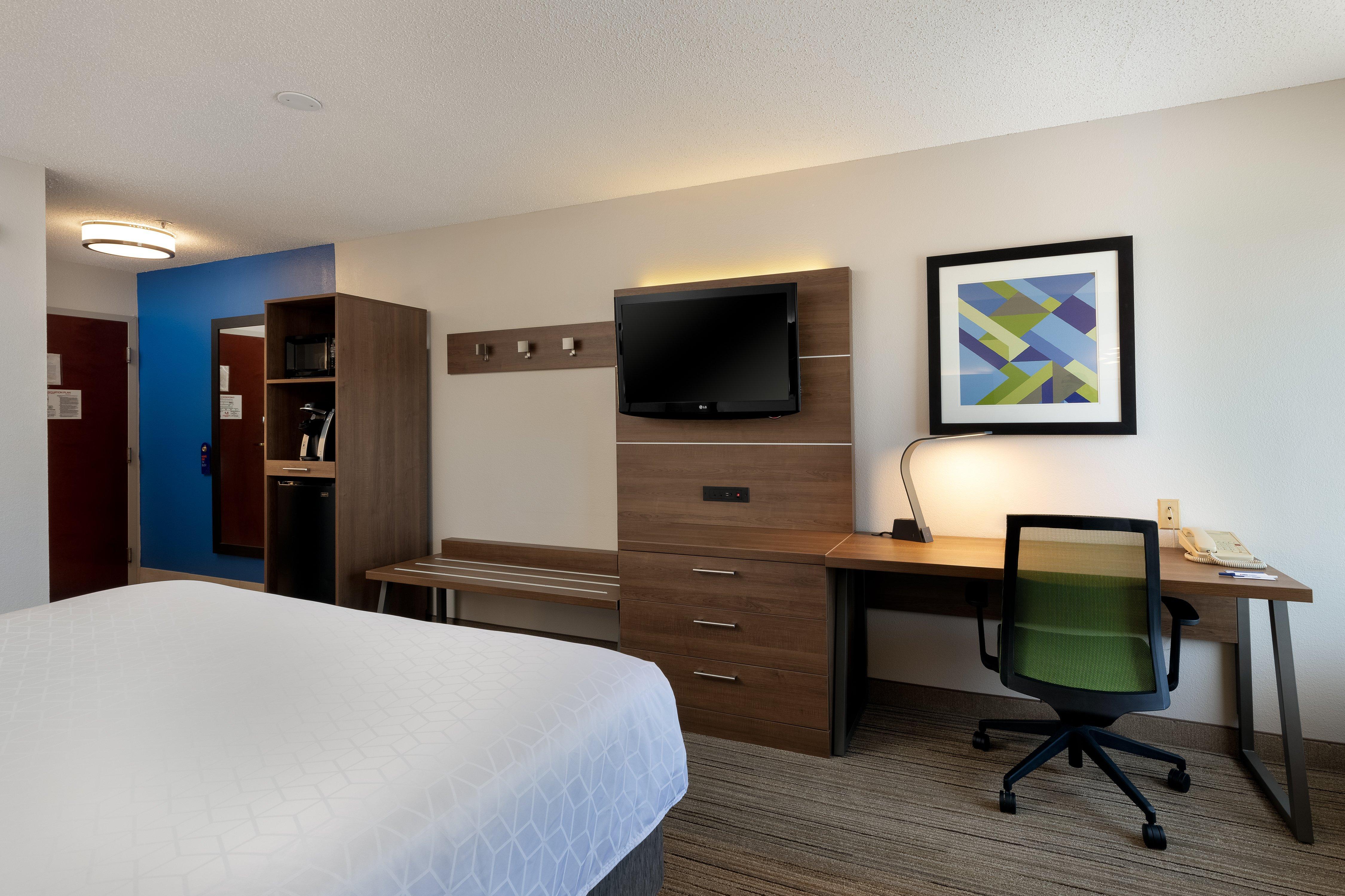Holiday Inn Express & Suites Milton East I-10 By Ihg Exterior photo